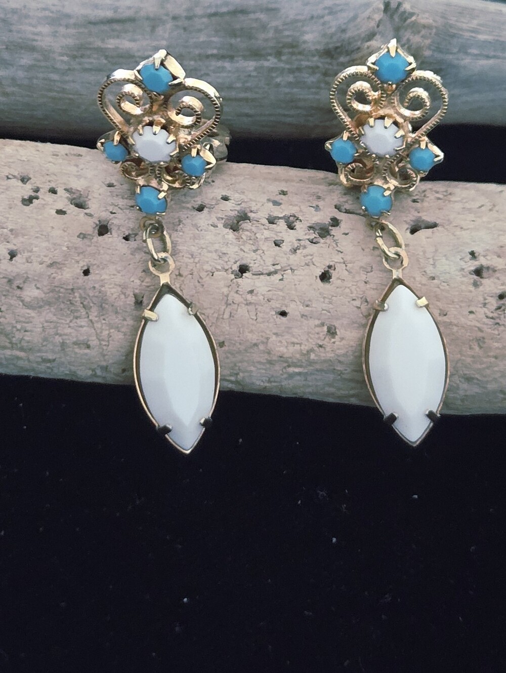 Vintage Gold Drop Filagree Drop Clip On Earrings